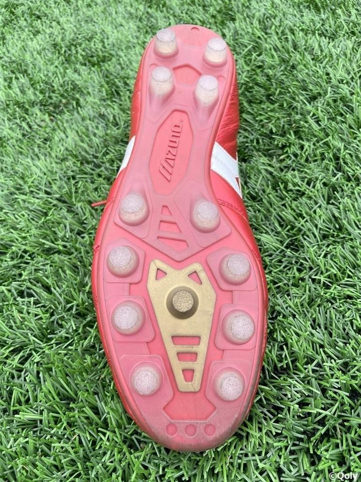 ミズノの最強スパイク『モレリア2』、新作を履いてみた！40周年で施された「細かすぎるアップデート」とは