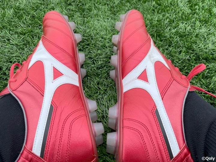 ミズノの最強スパイク『モレリア2』、新作を履いてみた！40周年で施された「細かすぎるアップデート」とは