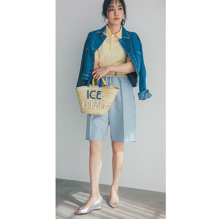 オーラリーのニットポロを着たコーデ