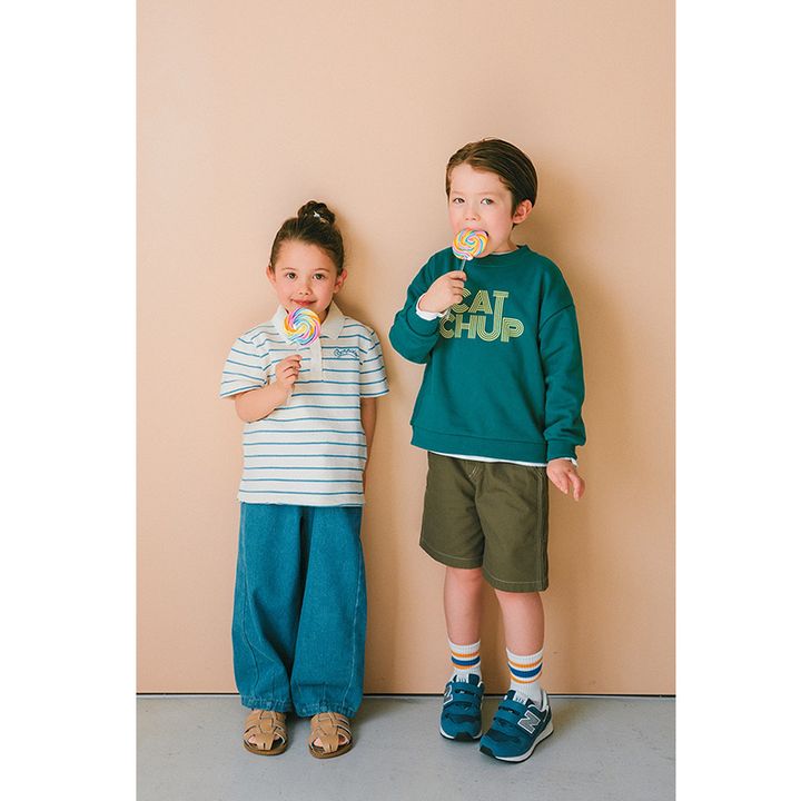 ソックスを合わせたおしゃれな子どもコーデ