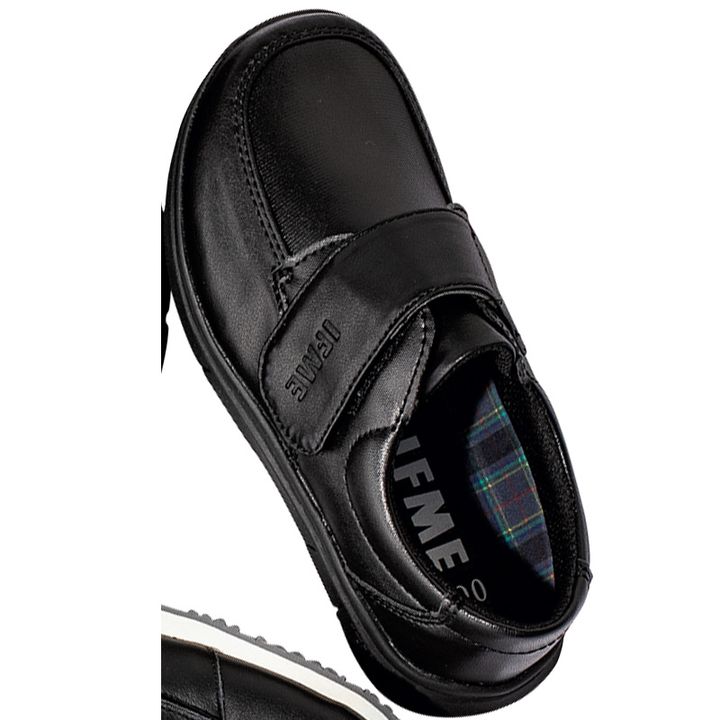 イフミーの子供向け黒シューズ