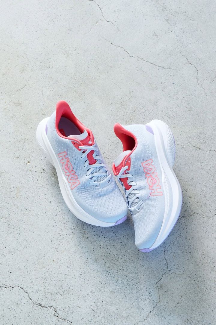 軽量＆反発性に優れ、弾むようなはき心地