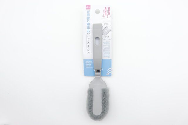 ダイソー W素材の泡立ちシューズブラシ パッケージ