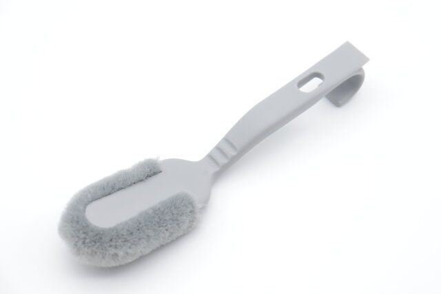 ダイソー W素材の泡立ちシューズブラシ デザイン