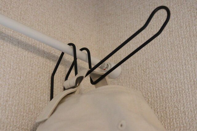 セリアのおすすめつっぱり棒用ハンガーフック