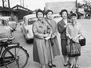 ファミリアを創業した坂野惇子ほか計4人の女性