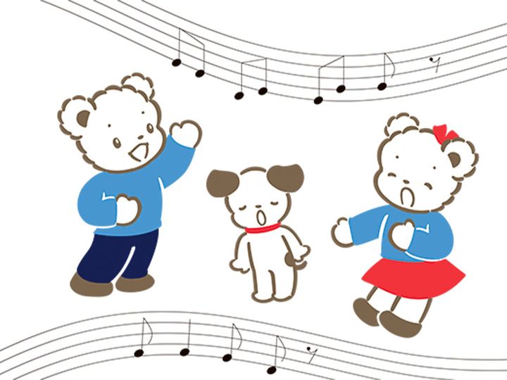 歌を歌うファミちゃんとリアちゃんと犬