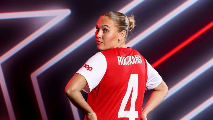 23歳選手ではなく51歳を招集…欧州の代表チームが驚愕のミス「もし本当なら準備はできています」