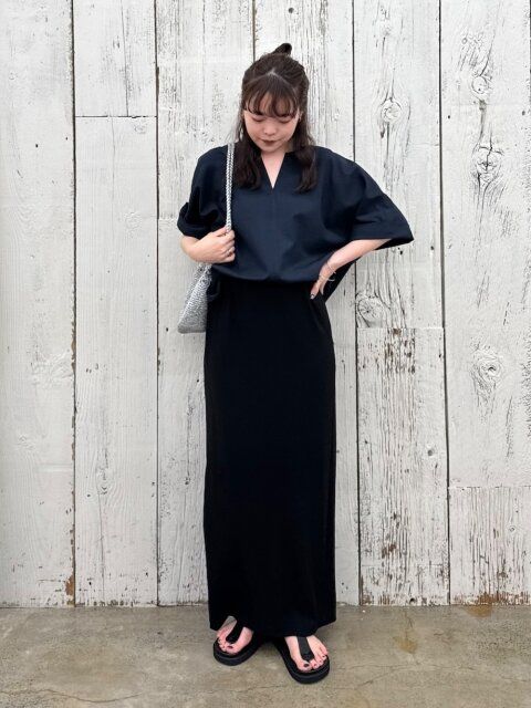 黒タイトスカートコーデ4