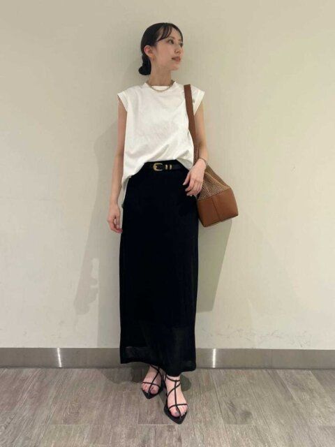 黒タイトスカートコーデ3
