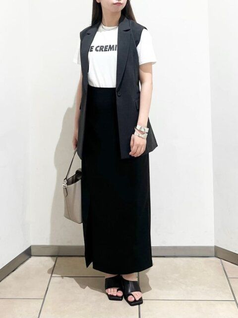 黒タイトスカートコーデ1