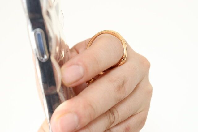 セリアの直径が大きいEM-78 スマートフォン ストラップシート付 ナスカンリング