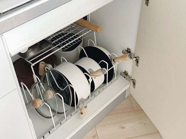 お鍋やフライパンは立てて収納