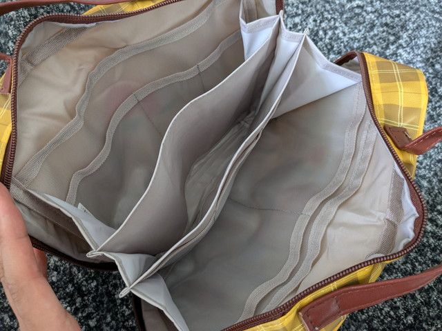 クレパス柄文具ポーチ開いたところ