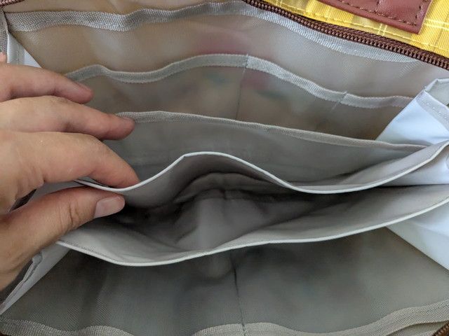 クレパス柄文具ポーチ仕切り