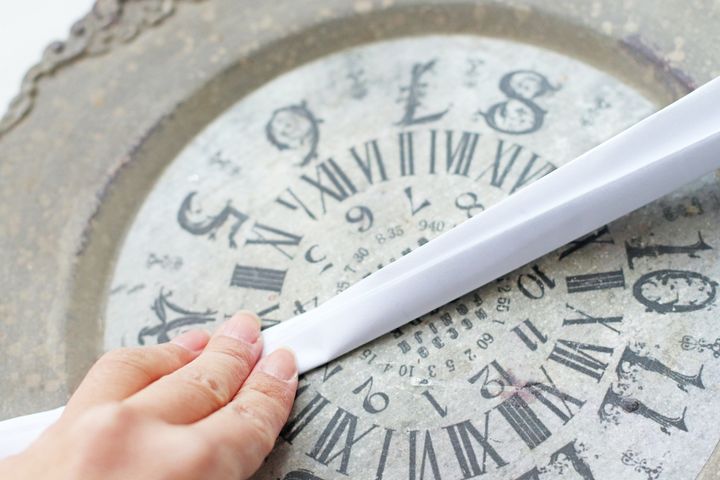 半紙を折りたたむ