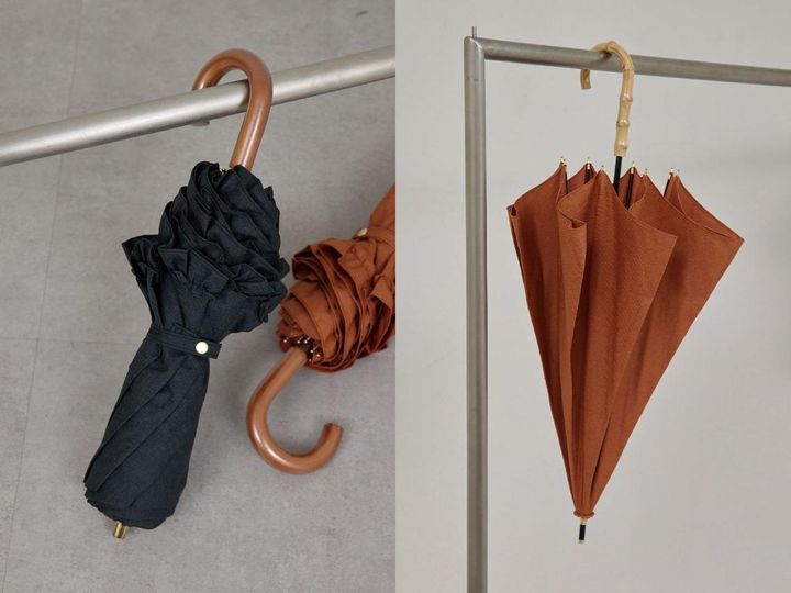 画像: 左「折りたたみフリルアンブレラ」各￥13,200、右「ベーシックアンブレラ」￥13,200 出典：ガリャルダガランテ