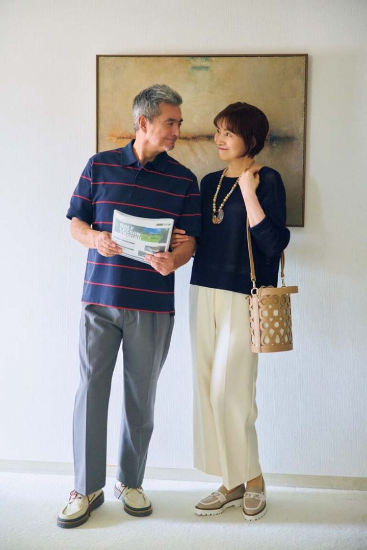 ネックレス¥35,200／クロディーヌ・ヴィトリー（アッシュ・ペー・フランス） 【雄三】ポロシャツ ¥2,990／ユニクロ アンド ジェイ ダブリュー アンダーソン（ユニクロ）、パンツ¥26,400／アンヌ（バート）、シューズ¥19,800／ ストーム（アースマーケティング）