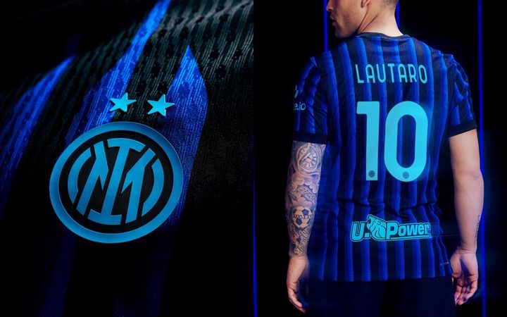 イタリアの名門が“名前をデザイン”の新ユニフォーム発表！浦和レッズとの試合で初着用へ