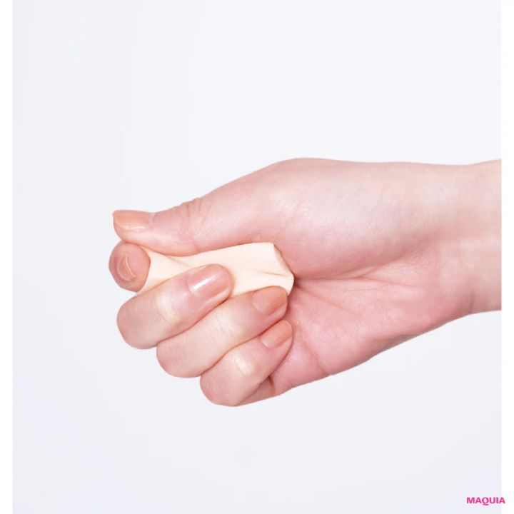 小顔度UPさせたいならフェイスラインは 線入れ＆スポンジぼかし