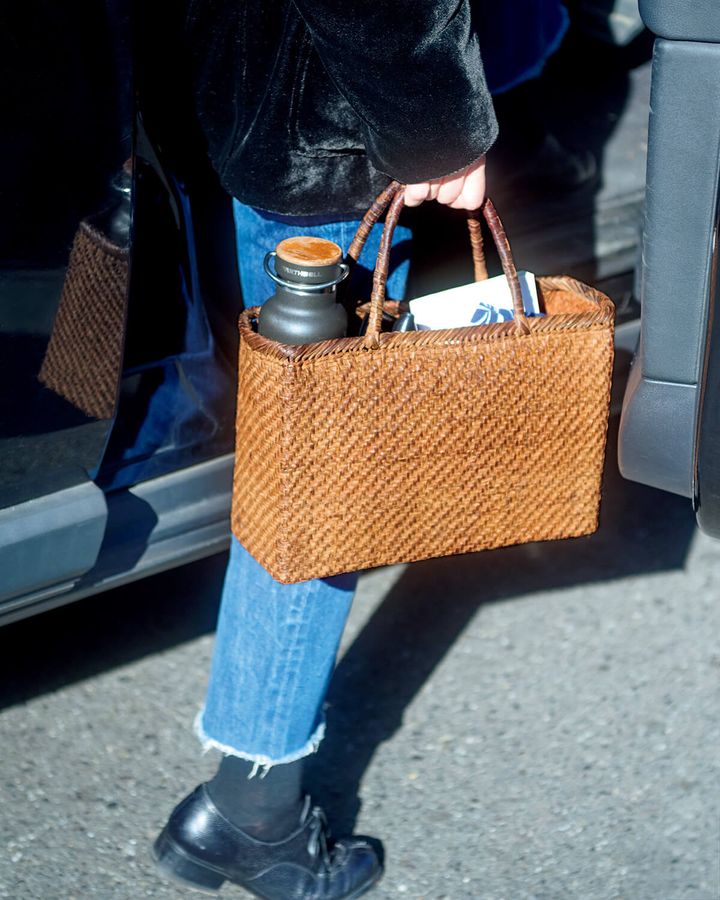 〈みちのく蔓工芸所〉のバッグ