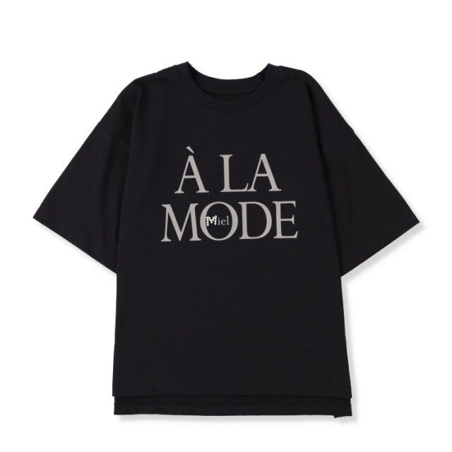 しまむらのロゴTシャツ