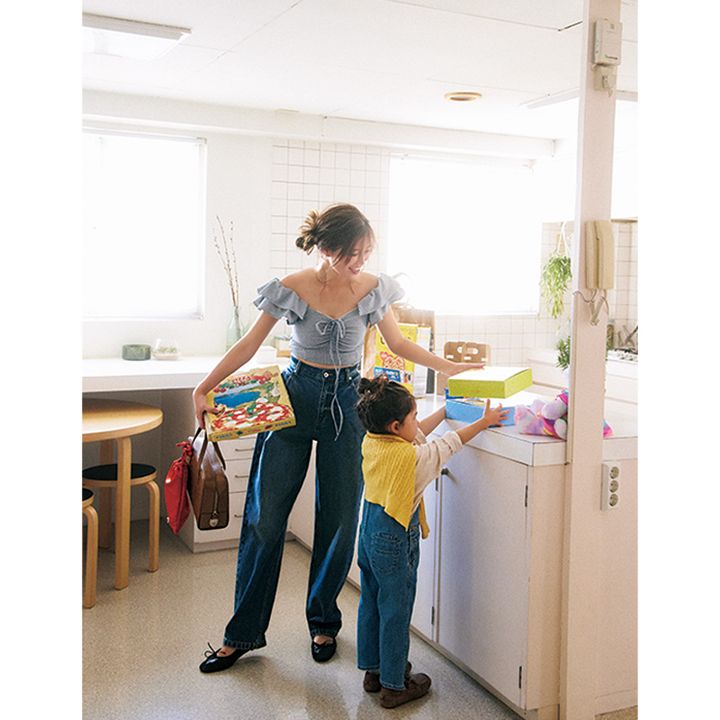 デニムに甘ブラウス見えする水着を合わせて今っぽ夏コーデが完成
