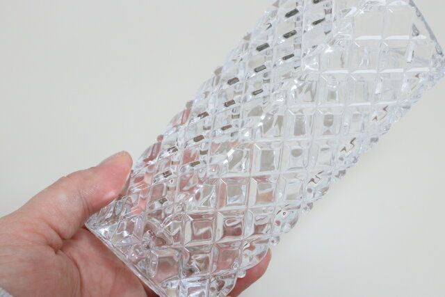 ダイソーのデザイン花瓶は小ぶりなブーケやドライフラワーを飾るのにおすすめ