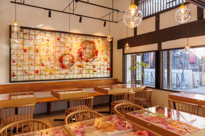 レトロな街並みが素敵♪ 滋賀・長浜の「黒壁スクエア」で、ガラスアート＆カフェめぐり