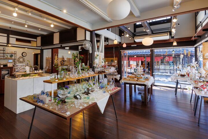 レトロな街並みが素敵♪ 滋賀・長浜の「黒壁スクエア」で、ガラスアート＆カフェめぐり