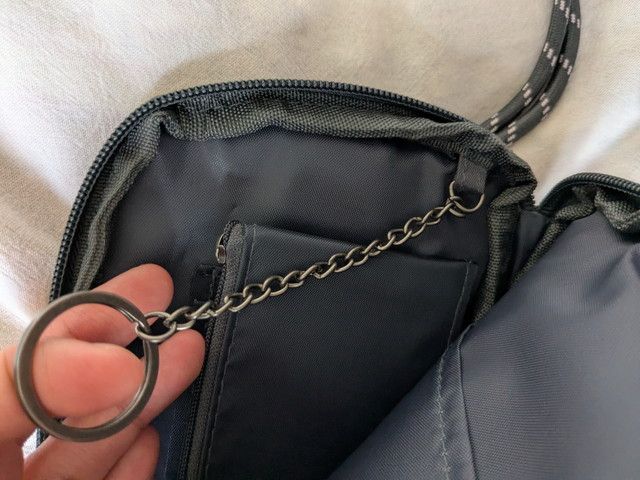 ムーミンリトルミイマルチケース中のチェーン