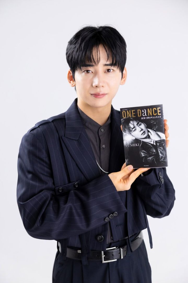 「ONE DANCE─世界で夢を叶える生き方─」YUMEKI／著 Hair&Make/Tadatomo Kenya[Linx] Stylist/moena ©新潮社