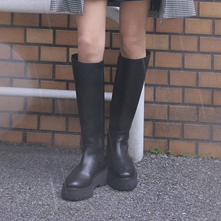 フォクシーの撥水プラットフォームロングブーツ