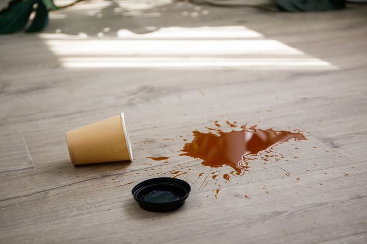 客が落とした料理を無料で作り直すのはサービス過剰？