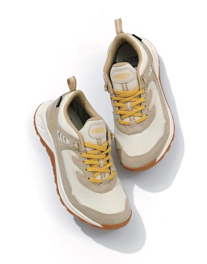 防水スニーカー