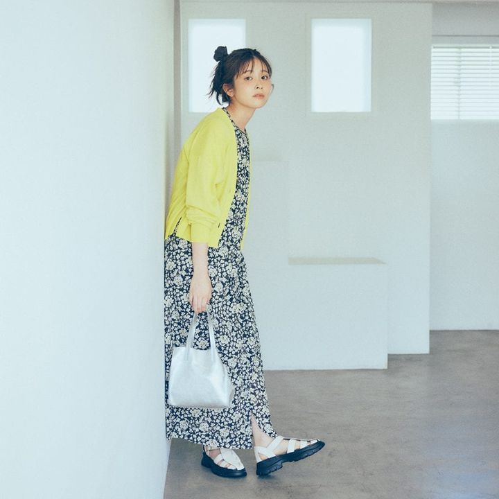 シックなフラワープリントが大人の甘さにちょうどいい