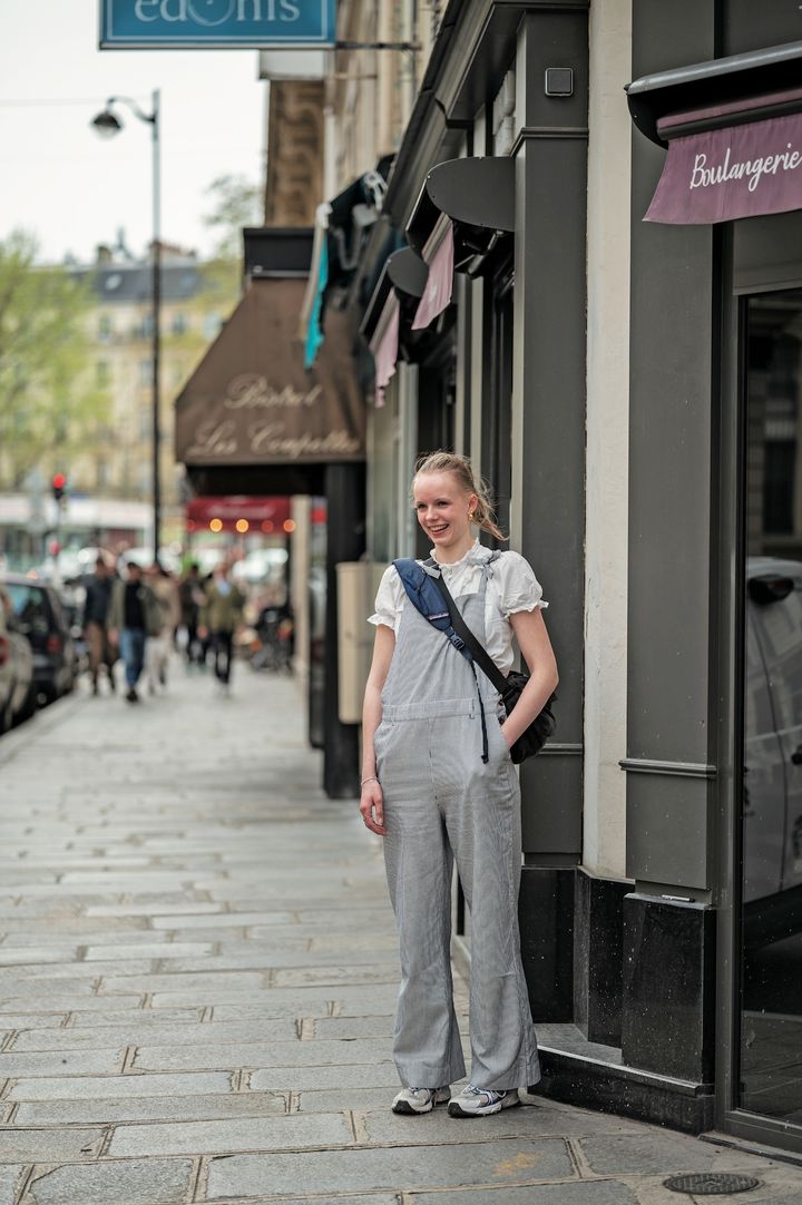 デニム、ボーダー、レザーシューズ…定番のアイテムを使ったおしゃれコーデが満載！【パリジェンヌの一週間コーデ】