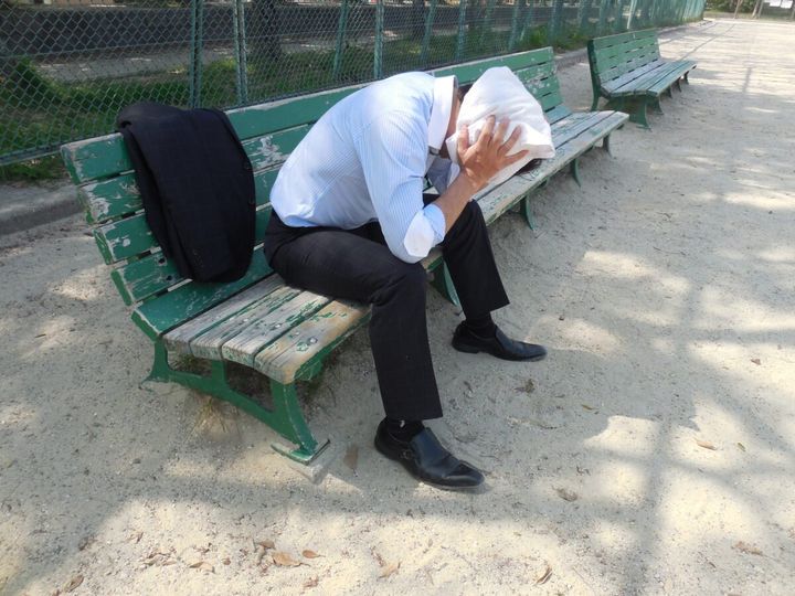 熱中症とみられる人を発見したときはどうする？