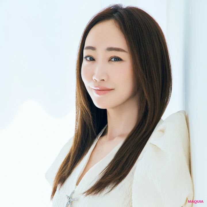 「実はクセ毛で、硬くて多い」神崎 恵さんがたどり着いた、梅雨でも崩れない美髪ルール