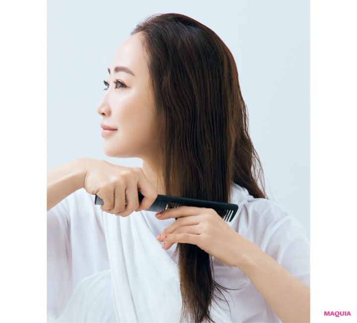 神崎 恵さんがたどり着いた、梅雨でも崩れない美髪ルール_4