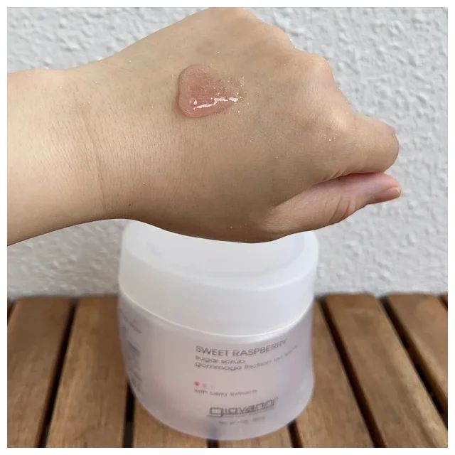 giovanni（ジョヴァンニ） シュガー ボディスクラブ スイートラズベリーの口コミ