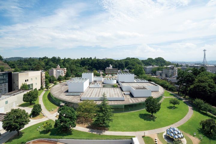 『積層する時間： この世界を描くこと』 場所： 金沢21世紀美術館（石川県） 開催：開催中～ 9月28日（日） 開館 ：10:00～18:00（金・土曜日は20:00まで） 閉館 ： 月曜日（ただし7月21日、8月11日、9月15日は開場）、7月22日、8月12日、9月16日 ☎︎ 076-220-2800