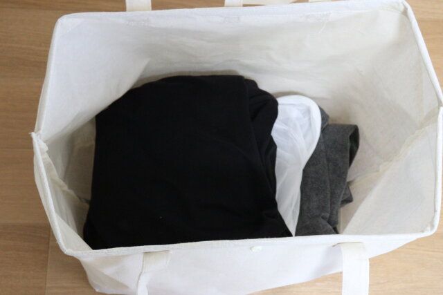 ダイソー がまぐちランドリーバッグ 自立 使用例