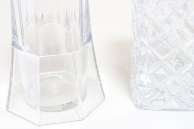ダイソー 割れにくい花瓶 フラワーベース（Cタイプ） 比較