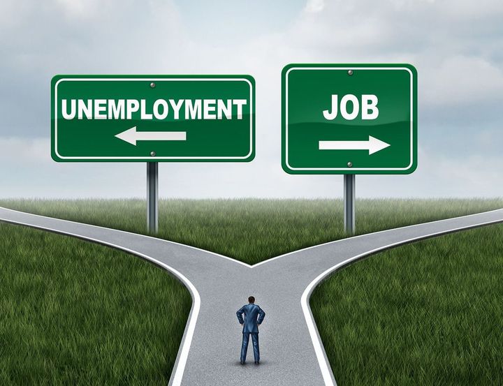 「失業」と「仕事」の分かれ道に立つ人