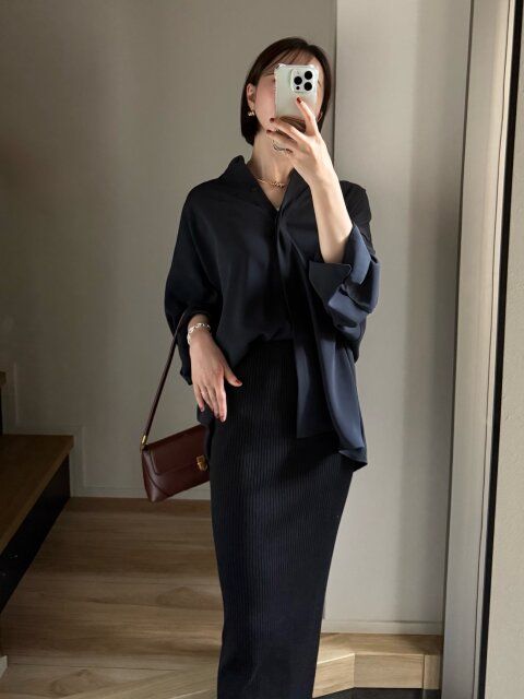 ネイビー×ブラックで大人の配色コーデ
