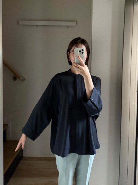 ユニクロ ドレープブラウス／7分袖 NAVY 3XL 着用