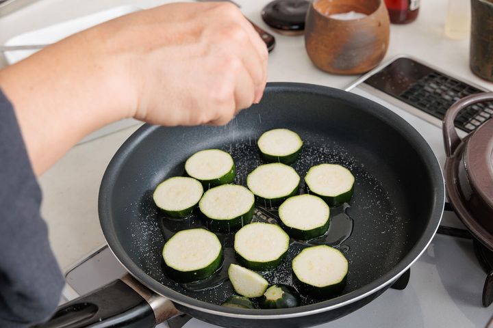ズッキーニを焼く