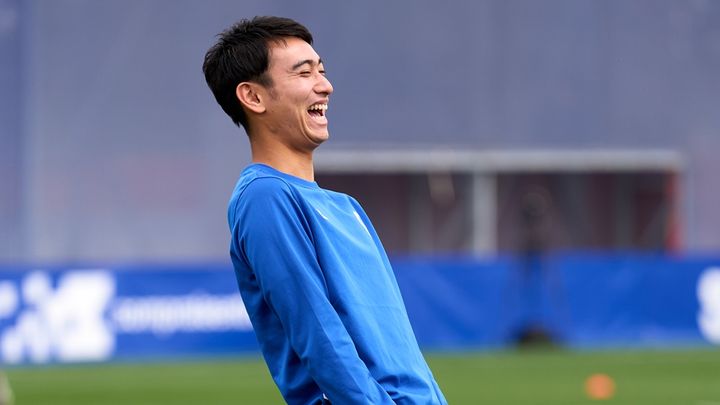 21歳と22歳の日本人逸材、海外から帰国してオフ会を開催してた！人気インフルエンサーが3ショット投稿