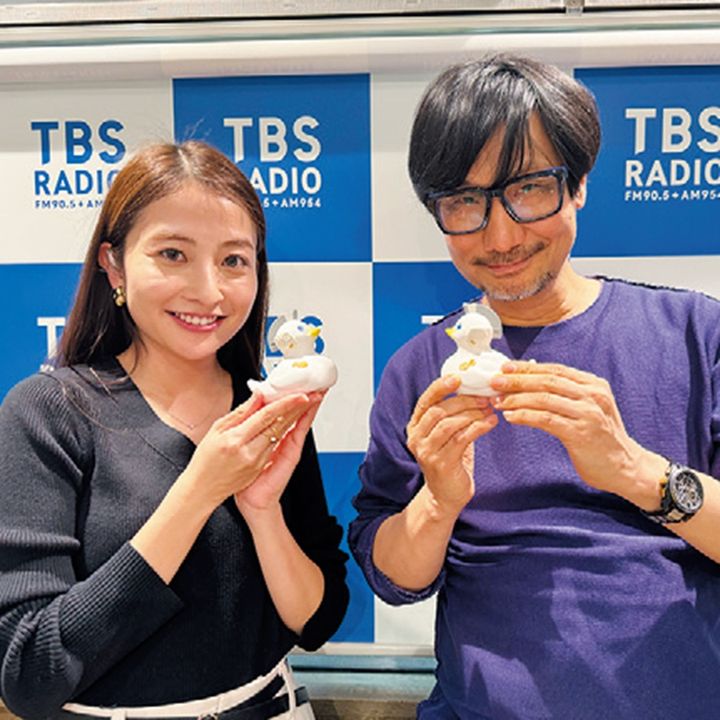 日比アナと映る小島秀夫